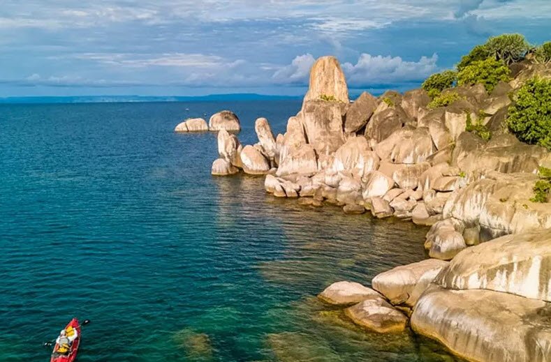 Lake Tanganyika, Eastern border (Uvira, Kalemie), DR Congo